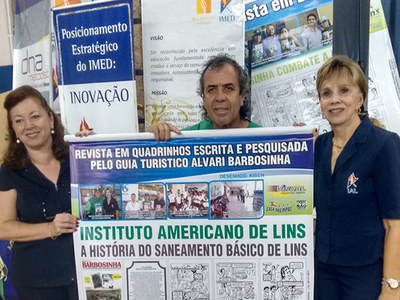 ALUNOS ASSISTEM PALESTRA DO BARBOSINHA