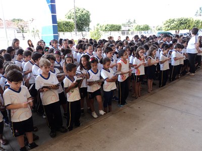 Alunos do EFI comemoram Dia da Bandeira