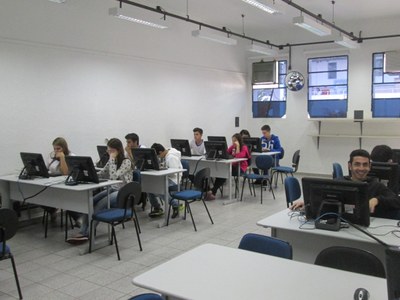 Alunos fazem Avaliação Institucional