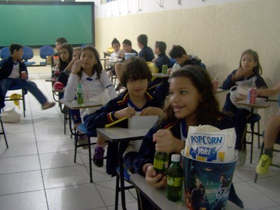 Cine Pipoca: alunos do 5º ano I