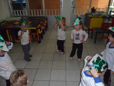 Dia do Soldado as crianças do maternal I manhã e tarde