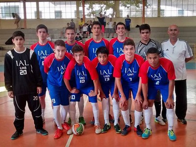 Equipe de futsal masculino infantil do IAL