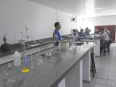 IAL torna o projeto de Química mais atraente