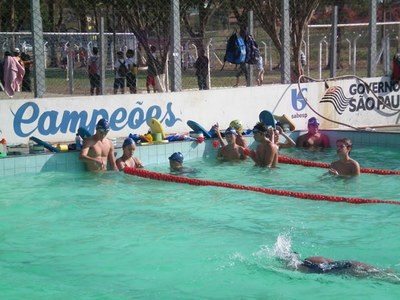 Natação Lins Formando Campeões com a equipe do IAL e Prefeitura Municipal de Lins