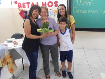 Projeto  Colcha de Retalhos: Vovó Inez