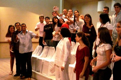 ESTUDANTES DA EDUCACÃO FÍSICA TÊM TRABALHOS PUBLICADOS EM REVISTA ESTUDANTES DA EDUCACÃO FÍSICA TÊM TRABALHOS PUBLICADOS EM REVISTA
